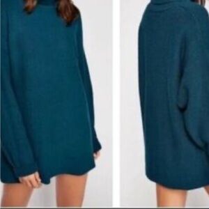 Free People Women’s Teal Sweater